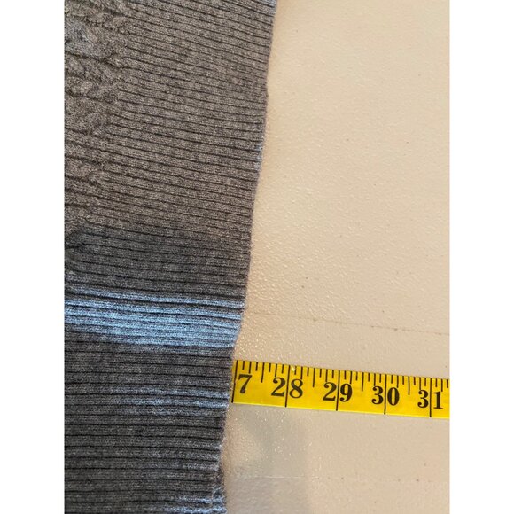 Cyrus Gray Cable Knit Sweater Button Detail at Shoulder Medium - Picture 6 of 9